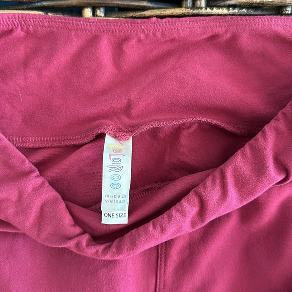 Lularoe OS Leggings, Solid Raspberry Pink/Red - Picture 3 of 6